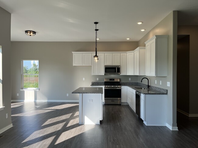 Building Photo - 7405 Longworth Close