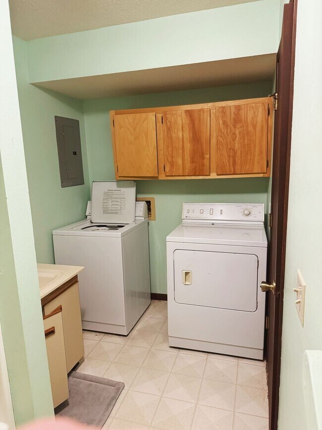 Foto del edificio - Blair Bar