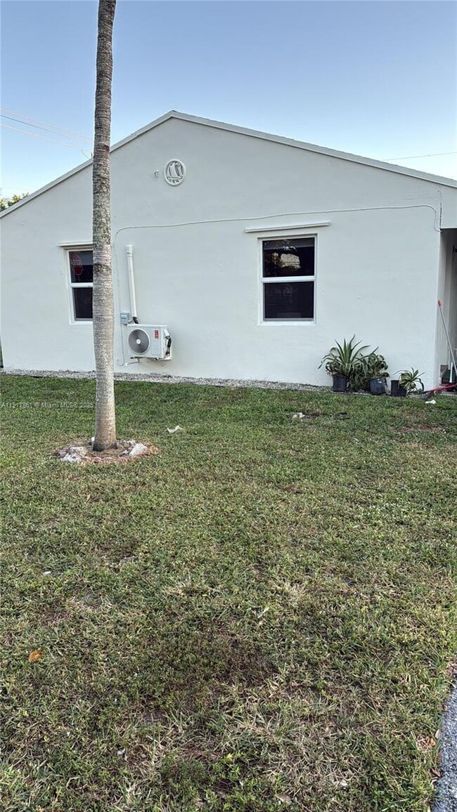 Foto del edificio - 2404 Roosevelt St