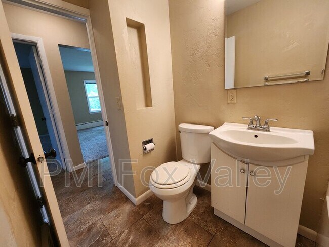 Building Photo - 3302 Oregon St