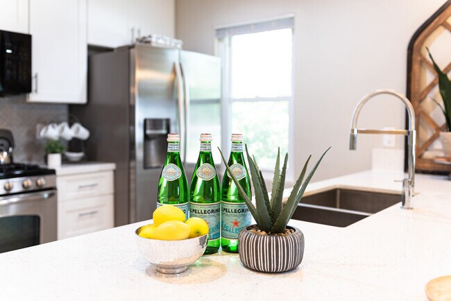 Foto del edificio - 1043 Grand Jct Dr