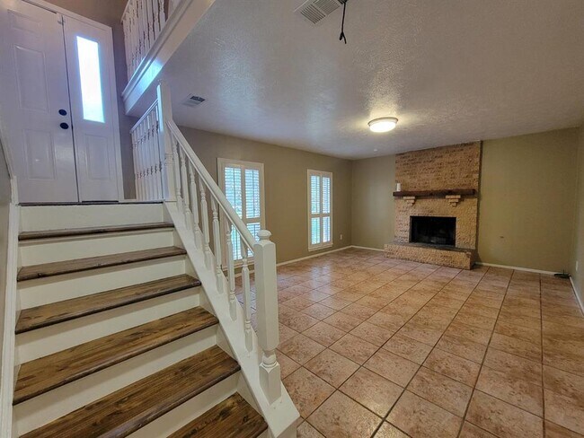 Foto del edificio - 3222 River Valley Dr