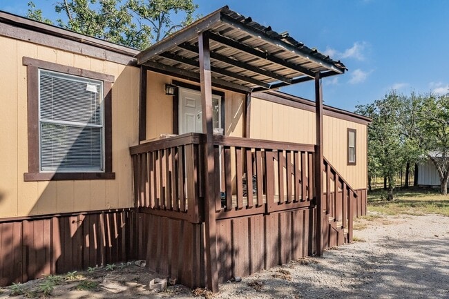 Building Photo - 419 Wood River Rd
