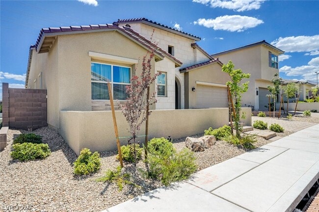 Building Photo - 11831 Giroma Ave