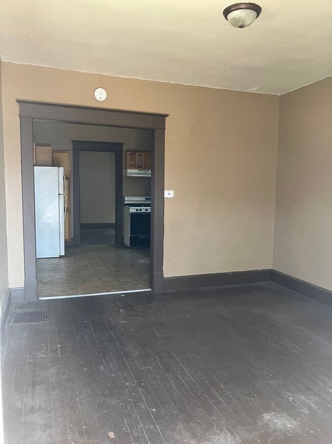 Building Photo - 432 2nd Ave