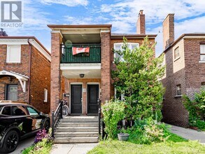 Building Photo - 490 Jane St