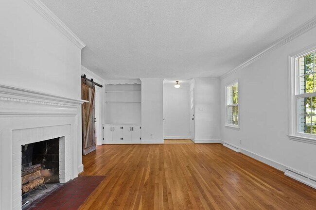 Building Photo - 3 Bedroom with Full Basement Located off N Holden!