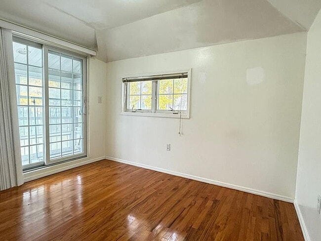 Photo - "Charming 2-Bedroom Retreat in Douglaston – Cozy Comfort with 710 Sq Ft of Living Space!" Apartment