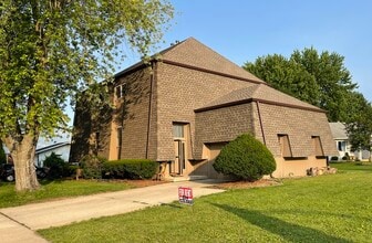 Building Photo - 1637 Sheffield Dr
