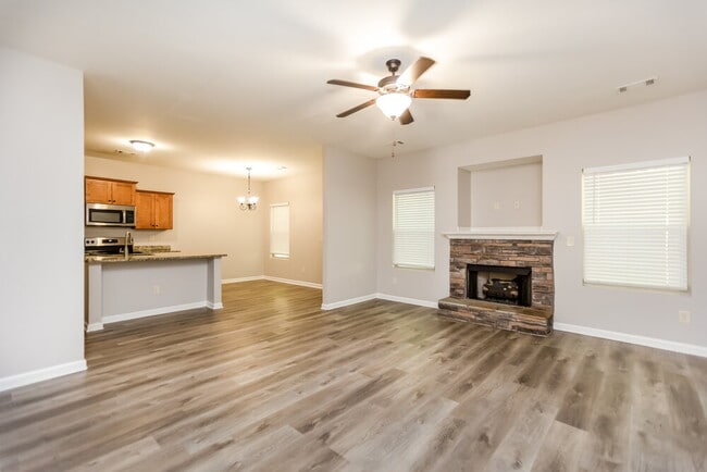 Building Photo - 137 Bethany Manor Dr