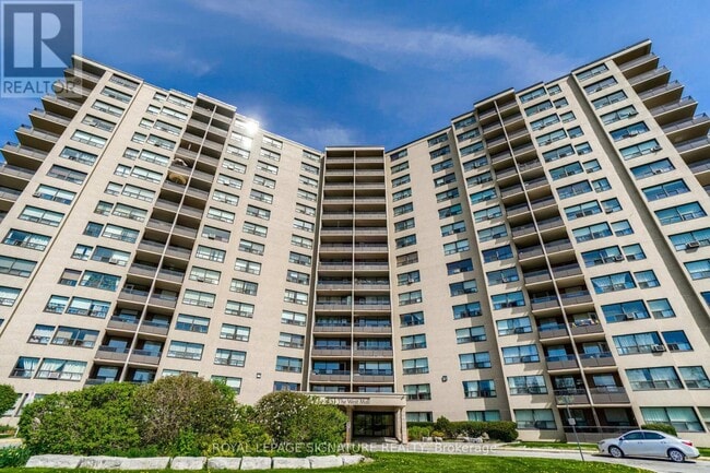 Building Photo - 451-451 The West Mall