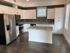 Building Photo - 501 Wesley Pl