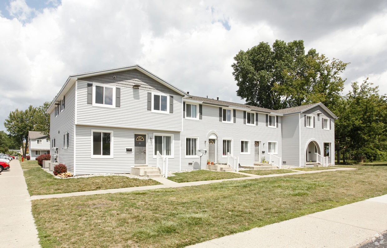 Primary Photo - Summer Place Townhouses