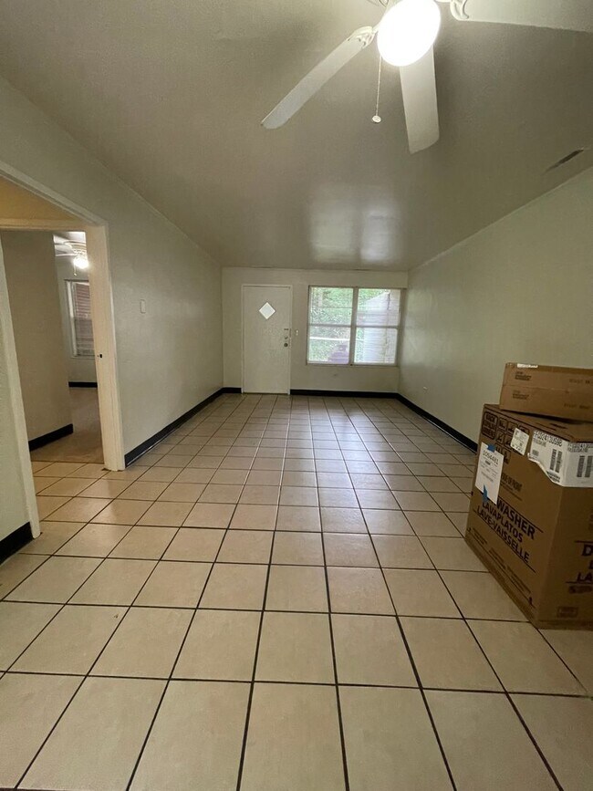 Foto del edificio - Spacious 2BR/1BA apartment off South Milledge Ave!