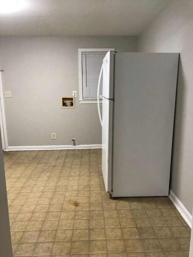 Building Photo - Charming 2 Bed/ 1 Bath Home in Madison