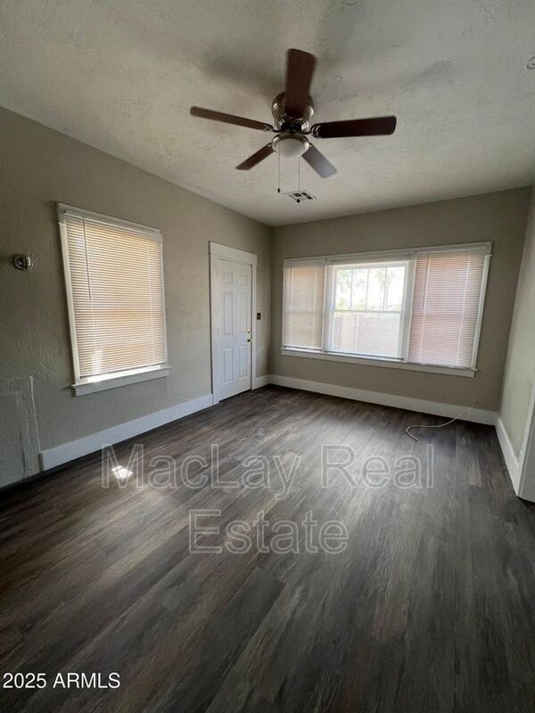 Foto del edificio - 2032 W Adams St