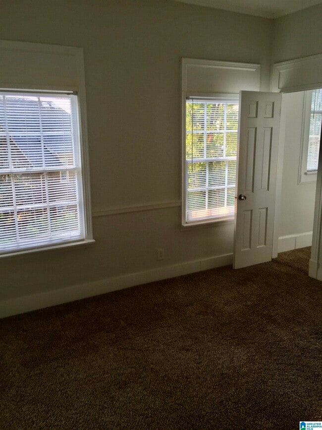 Building Photo - 1412 Smolian Pl
