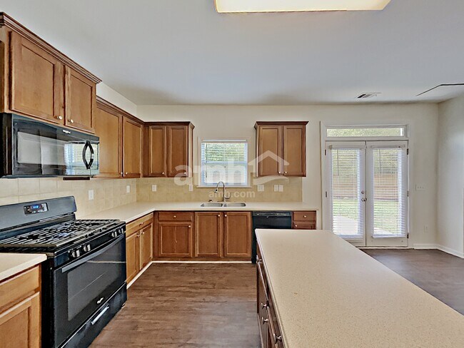 Building Photo - 228 Oakland Way