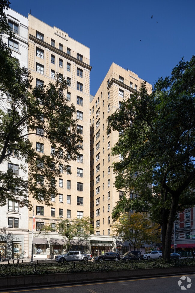Building Photo - 2333 Broadway