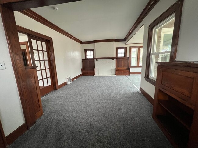 Foto del edificio - 1023 W Columbia Ter