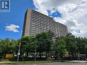 Building Photo - 100 Leeward Glenway