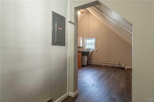 Building Photo - 813 Franklin St