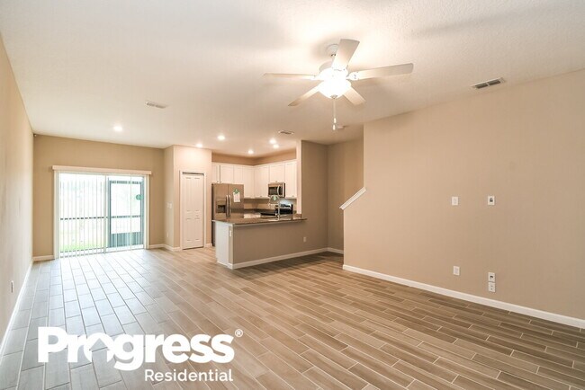 Foto del edificio - 583 Cherry Ridge Dr
