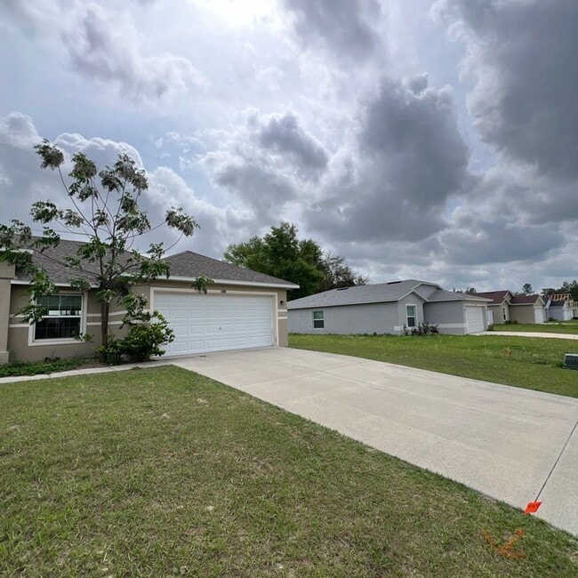 Building Photo - Spacious 4-Bedroom Home for Rent in Ocala!