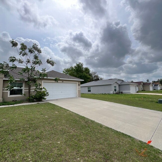 Foto del edificio - Spacious 4-Bedroom Home for Rent in Ocala!