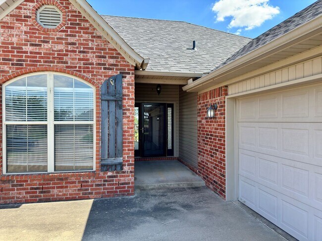 Foto del edificio - Beautiful 4 Bed / 2 Bath Home in Fort Smith