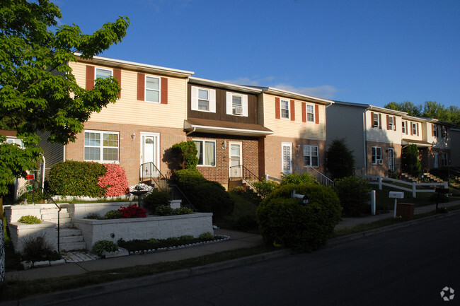 Building Photo - South Mountain Terrace