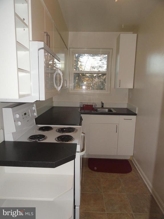 Building Photo - 3045 Patrick Henry Dr