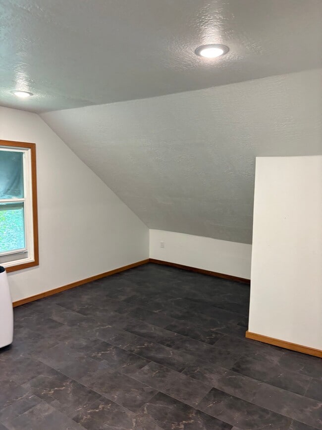 Building Photo - 128 S 100 E
