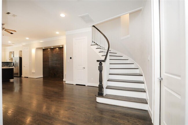 Foto del edificio - 843 E 28th St