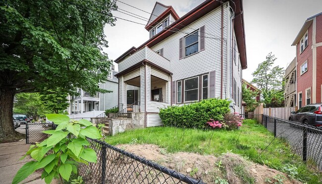 Building Photo - 18 Grand View Ave
