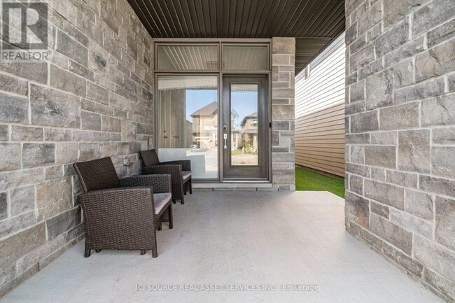 Building Photo - 334 Lysander Pl