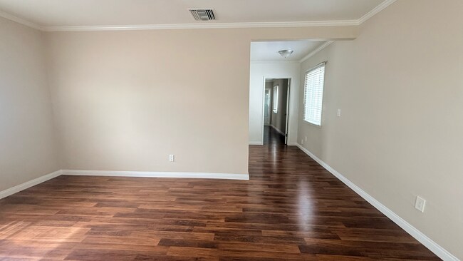Foto del edificio - 4112 W Victory Blvd