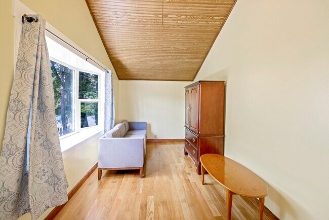Building Photo - 46 Glenside Ave