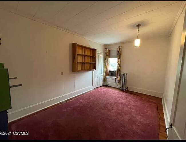 Bedroom - 47 W Main St