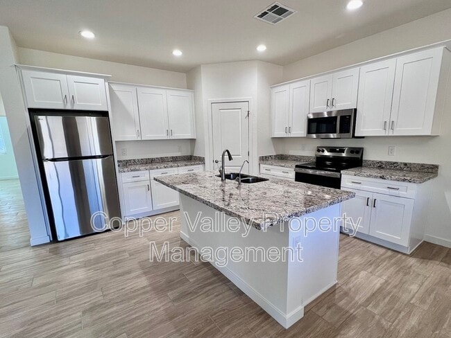 Building Photo - 13848 E Barwick Dr