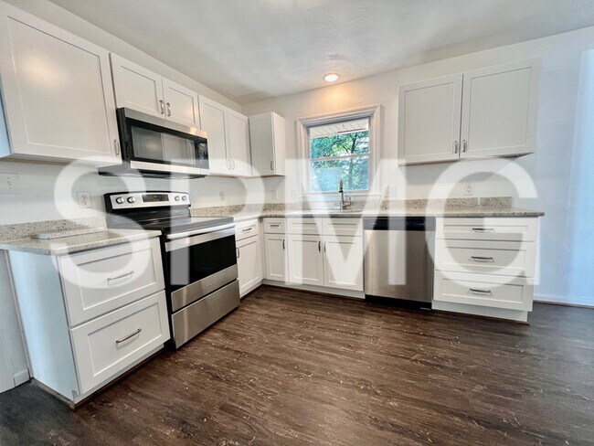 Foto del edificio - 1662 Barnett Rd NW