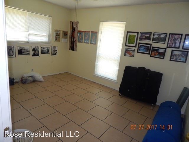 Foto del edificio - 4 br, 2 bath House - 8242 Joe Dimaggio