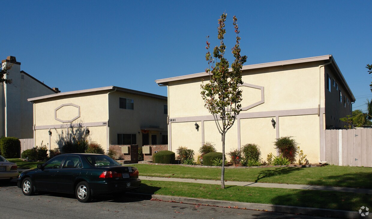 Foto del edificio - 3881-3891 Howard Ave