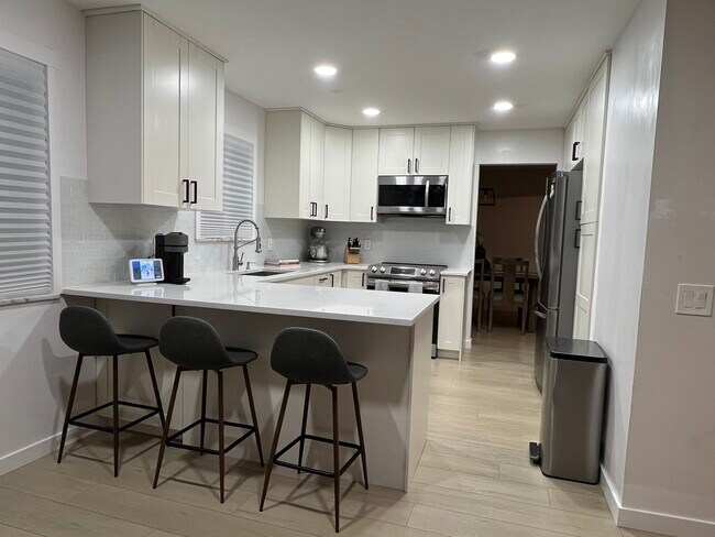 Foto del edificio - 4477 Hialeah Dr