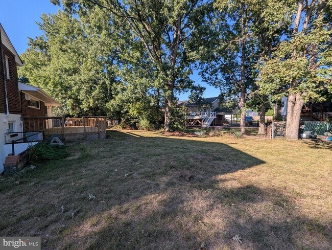Foto del edificio - 6327 Willowood Ln