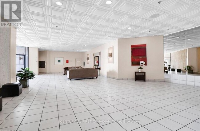 Photo du bâtiment - 380 King St