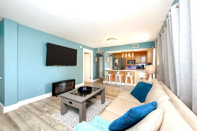 Building Photo - 4000 Gulf Terrace Dr