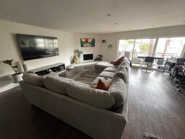 Foto del edificio - 3833 2nd St