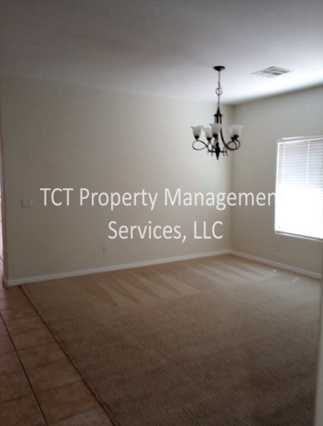 Foto del edificio - 3 bed/2 bath plus den in Surprise Farms