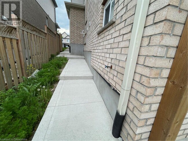 Building Photo - 2664 Asima Dr